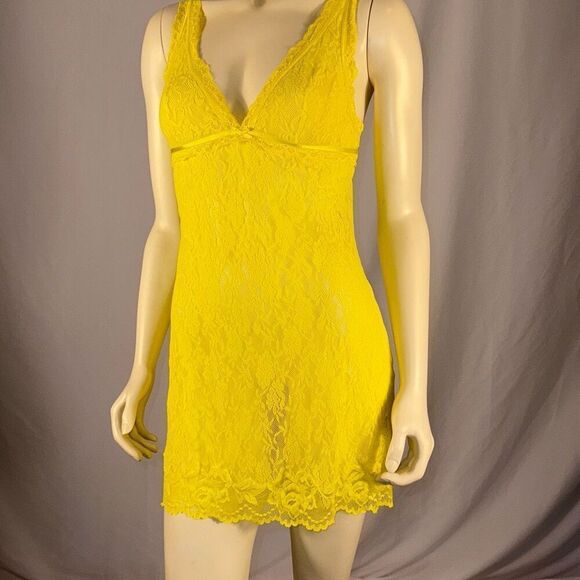 Victoria's Secret Dresses & Skirts - Victoria’s Secret Yellow Lace Slip‎ Dress Size Large